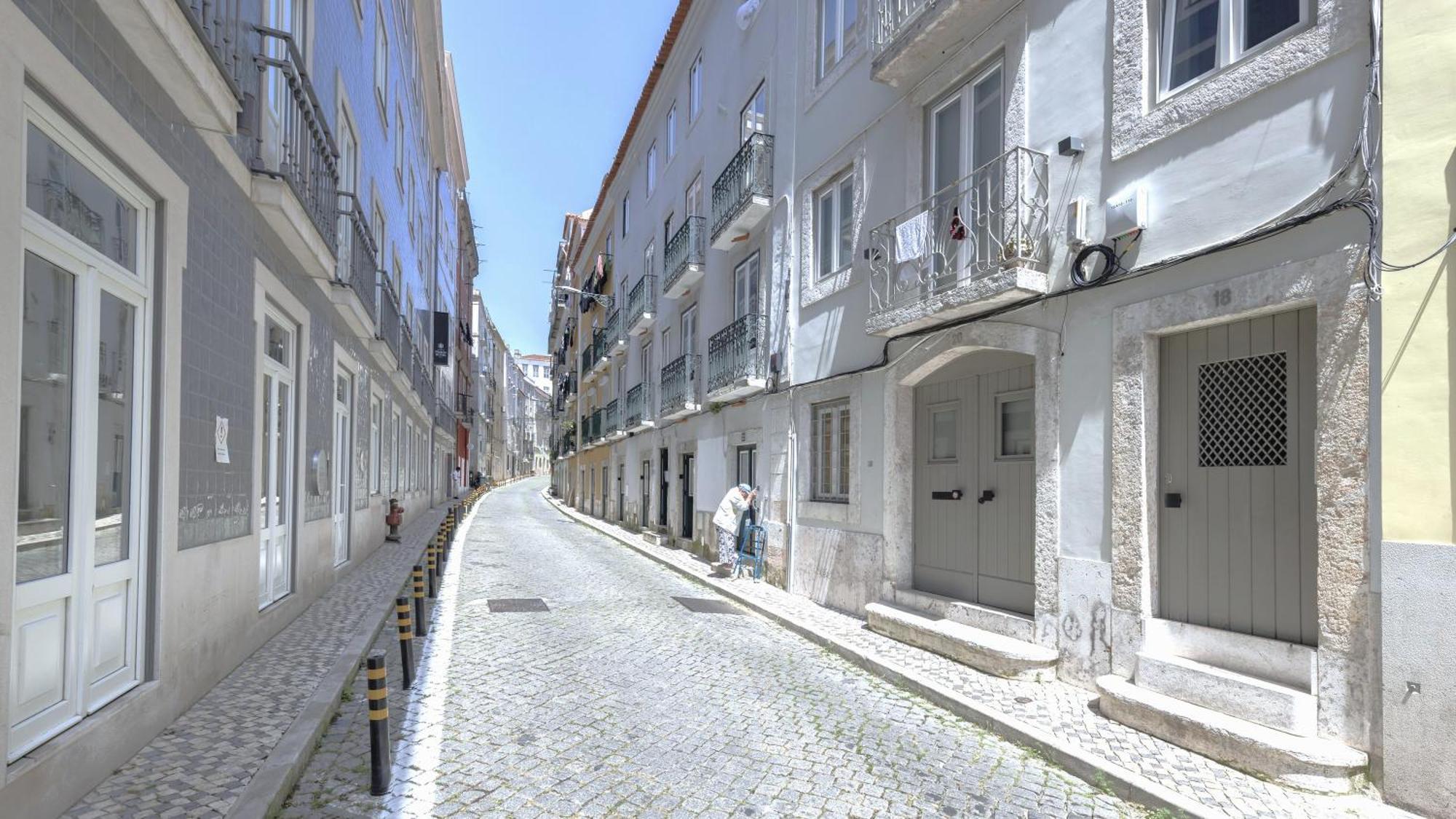 Wood And Marble 1bdr By Lovelystay Lisbon